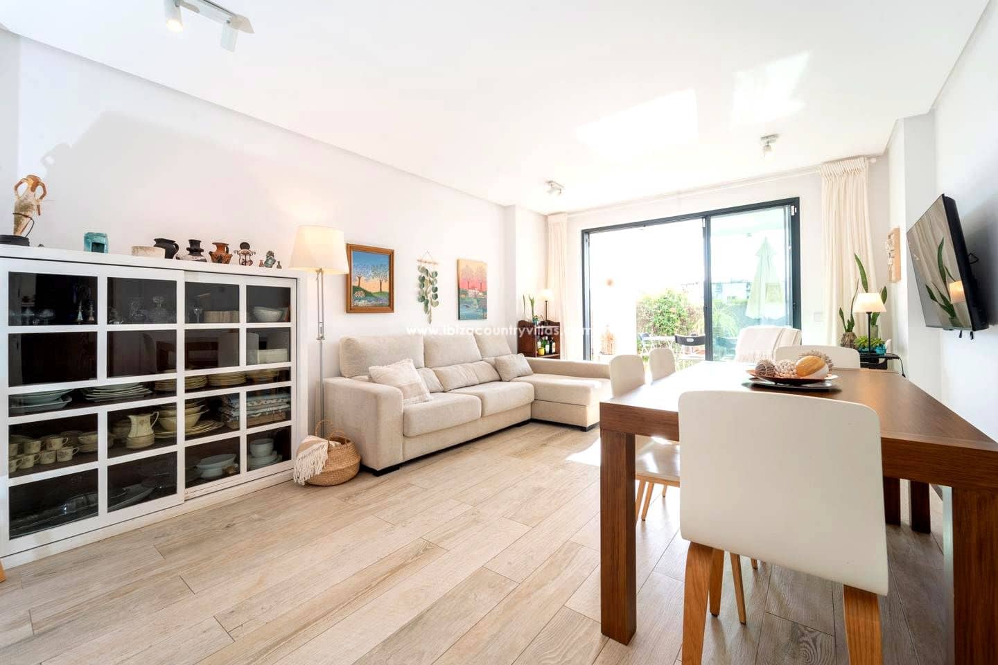3 bedroom Flat for sale in Santa Eulalia / Santa Eularia - € 1,090,000 (Ref: 9731200)