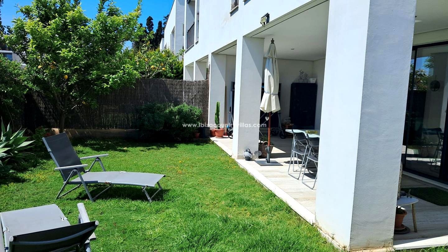 3 bedroom Flat for sale in Santa Eulalia / Santa Eularia - € 1,090,000 (Ref: 9731200)