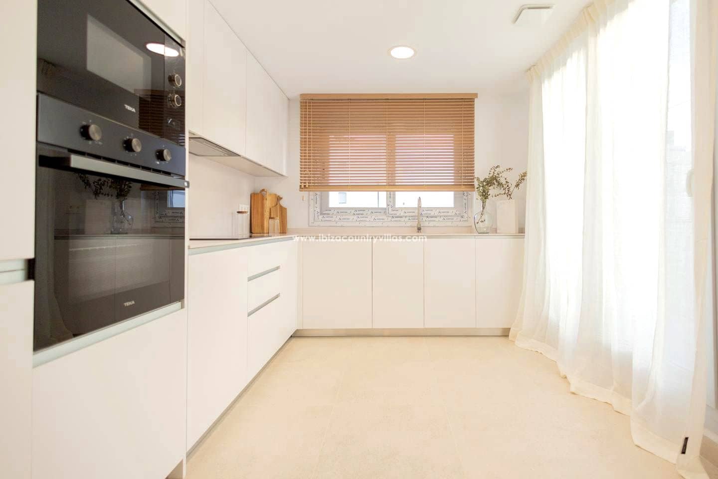 3 bedroom Flat for sale in Ibiza / Eivissa town with garage - € 597,000 (Ref: 9844152)