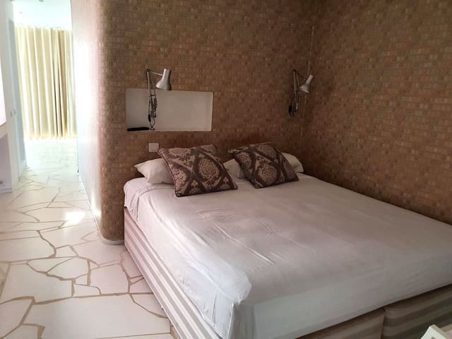 2 bedroom Flat for sale in Ibiza / Eivissa town - € 1,550,000 (Ref: 9879992)