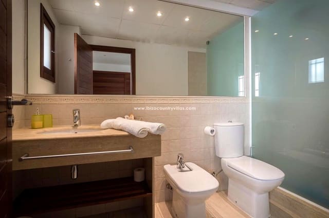 5 bedroom Villa for sale in Santa Eulalia / Santa Eularia with pool - € 2,800,000 (Ref: 9883553)