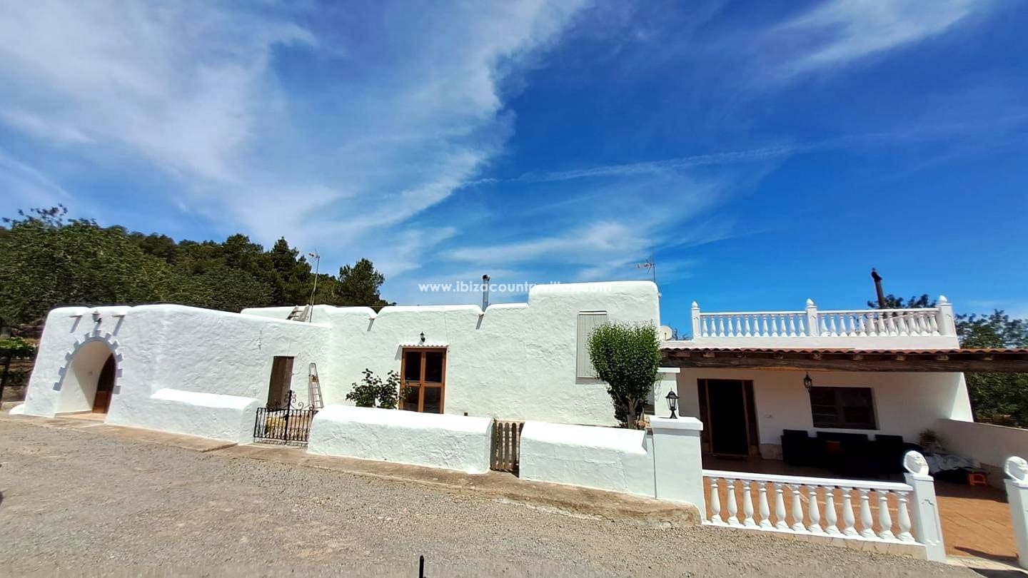6 bedroom Finca/Country House for sale in Sant Joan de Labritja with pool garage - € 3,300,000 (Ref: 9937293)