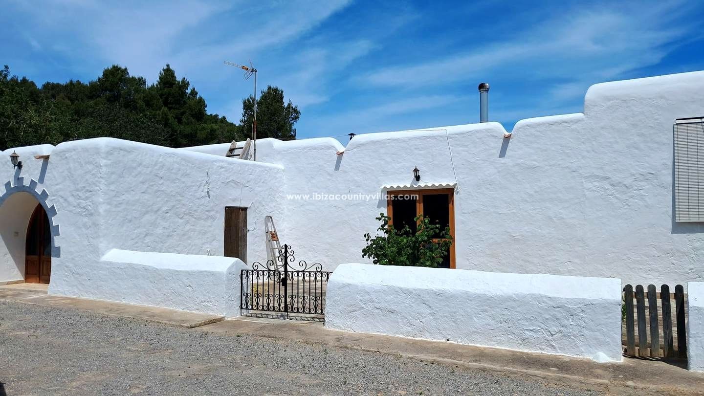6 bedroom Finca/Country House for sale in Sant Joan de Labritja with pool garage - € 3,300,000 (Ref: 9937293)