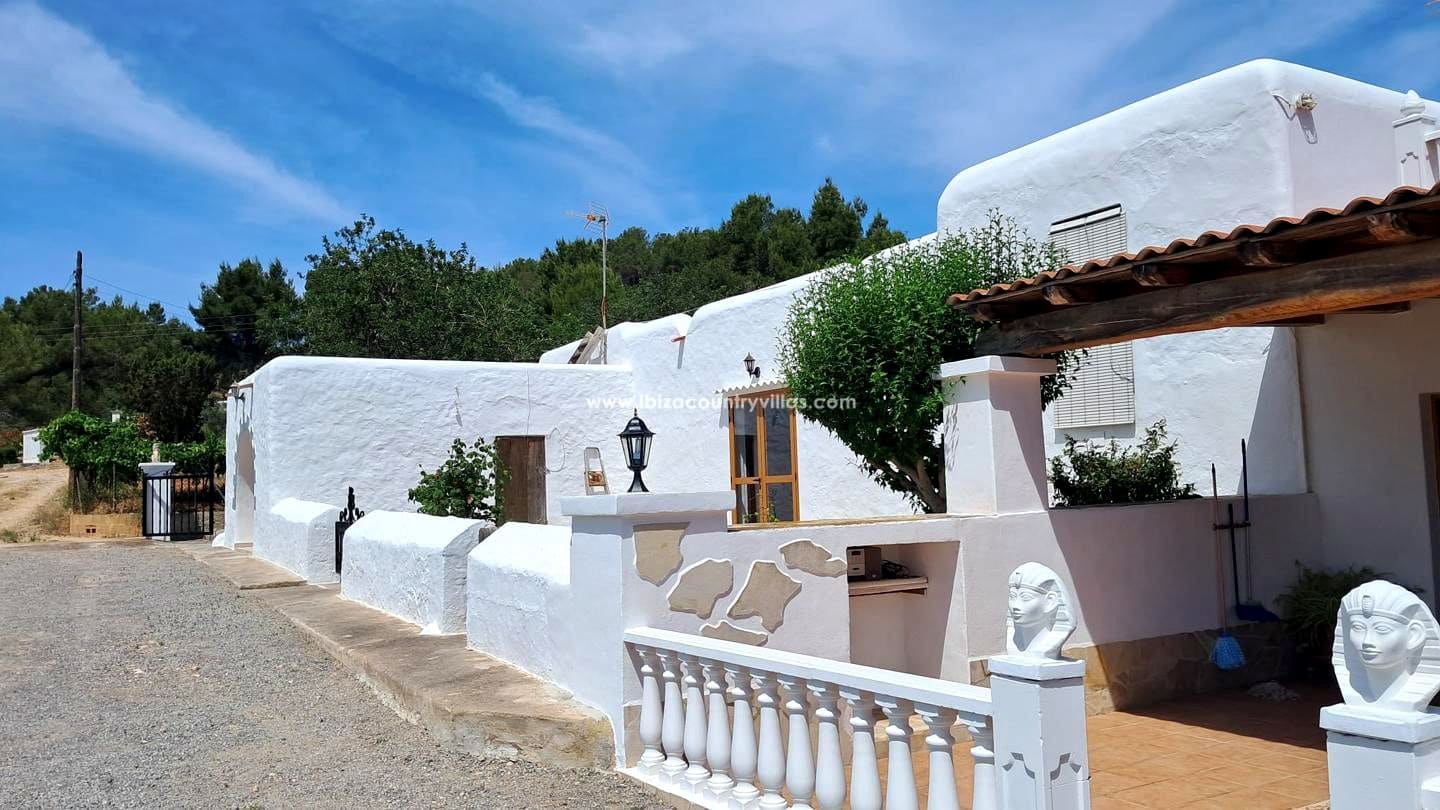 6 bedroom Finca/Country House for sale in Sant Joan de Labritja with pool garage - € 3,300,000 (Ref: 9937293)
