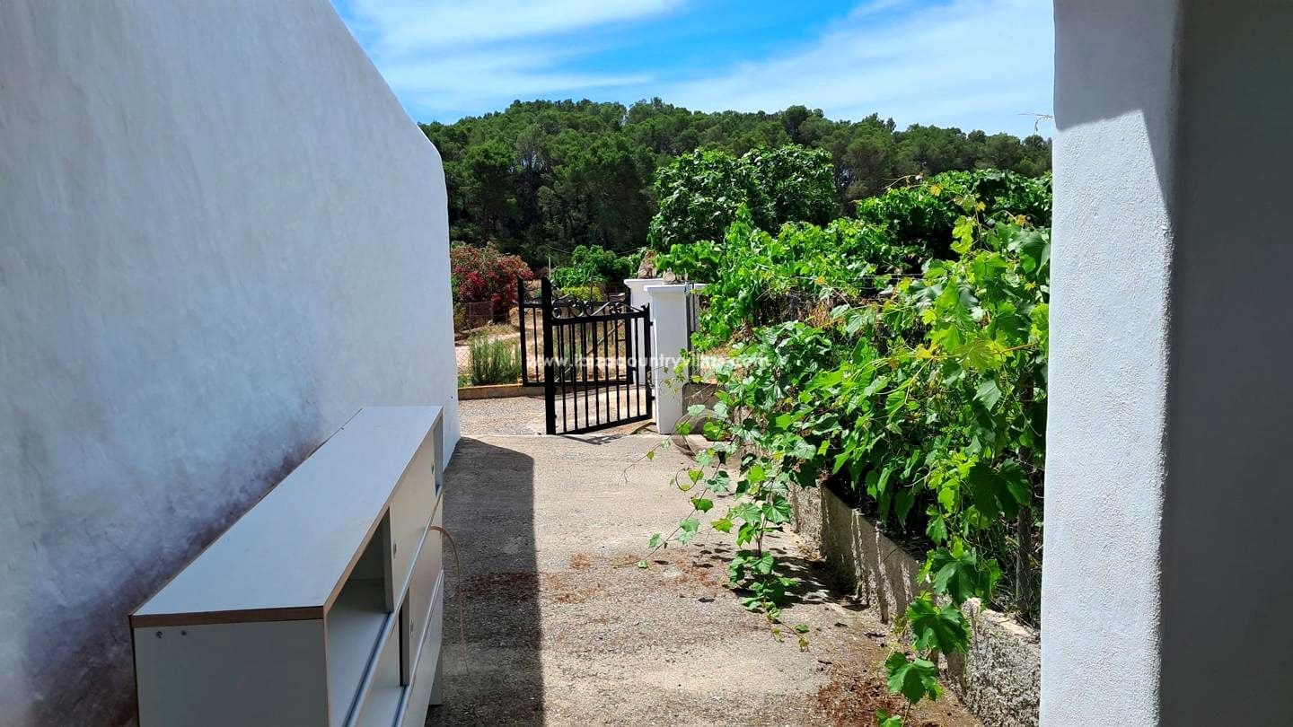 6 bedroom Finca/Country House for sale in Sant Joan de Labritja with pool garage - € 3,300,000 (Ref: 9937293)
