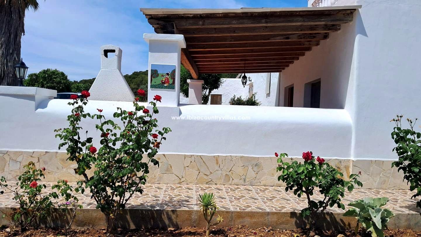 6 bedroom Finca/Country House for sale in Sant Joan de Labritja with pool garage - € 3,300,000 (Ref: 9937293)