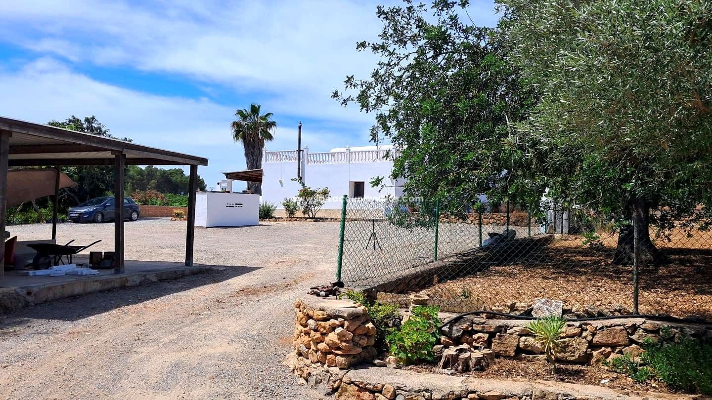 6 bedroom Finca/Country House for sale in Sant Joan de Labritja with pool garage - € 3,300,000 (Ref: 9937293)