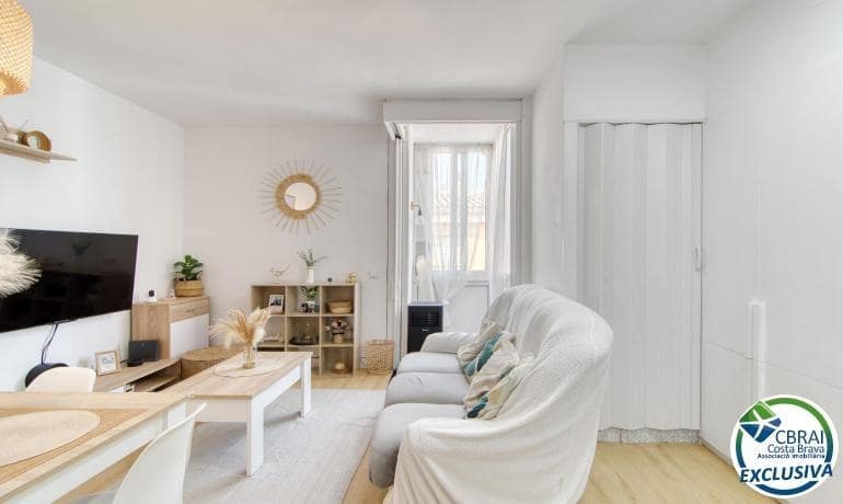 Apartamento de 2 habitaciones en Roses en venta - 139.000 € (Ref: 10005615)