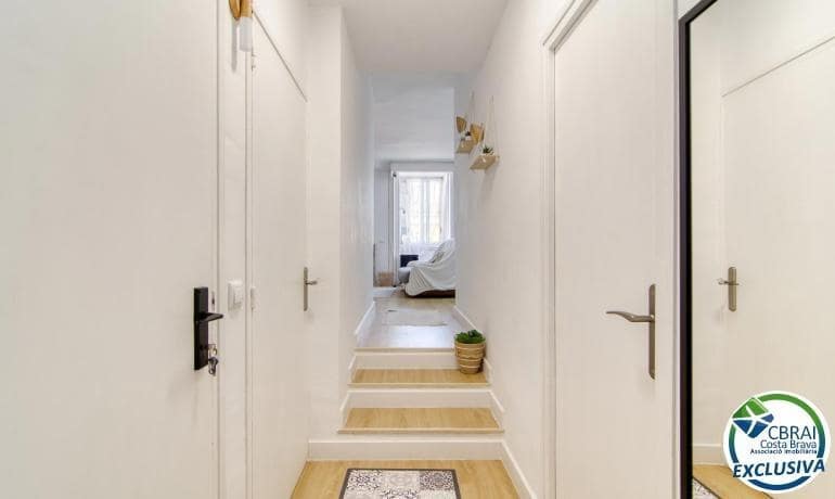 Apartamento de 2 habitaciones en Roses en venta - 139.000 € (Ref: 10005615)