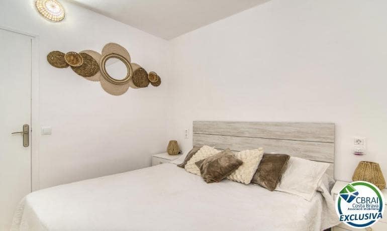 Apartamento de 2 habitaciones en Roses en venta - 139.000 € (Ref: 10005615)