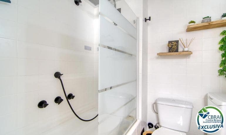 Apartamento de 2 habitaciones en Roses en venta - 139.000 € (Ref: 10005615)