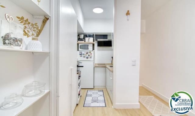 Apartamento de 2 habitaciones en Roses en venta - 139.000 € (Ref: 10005615)