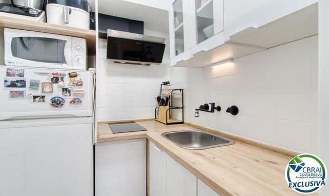 Apartamento de 2 habitaciones en Roses en venta - 139.000 € (Ref: 10005615)