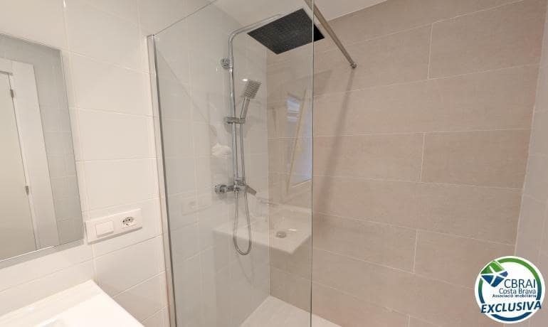 2 bedroom Apartment for sale in Portbou - € 139,000 (Ref: 10009091)