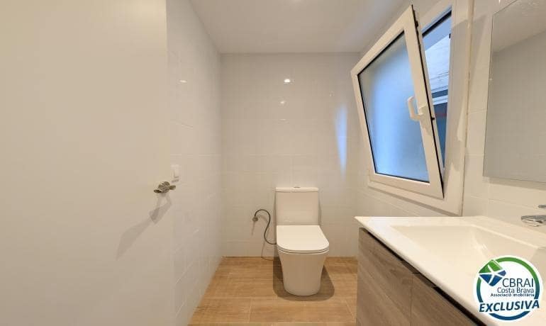 2 bedroom Apartment for sale in Portbou - € 139,000 (Ref: 10009091)