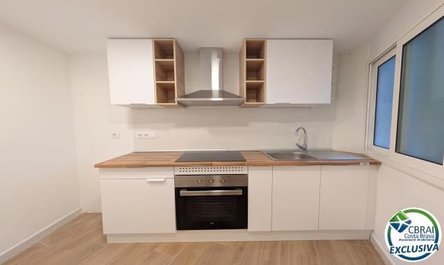 2 bedroom Apartment for sale in Portbou - € 139,000 (Ref: 10009091)
