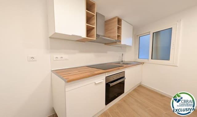 2 bedroom Apartment for sale in Portbou - € 139,000 (Ref: 10009091)