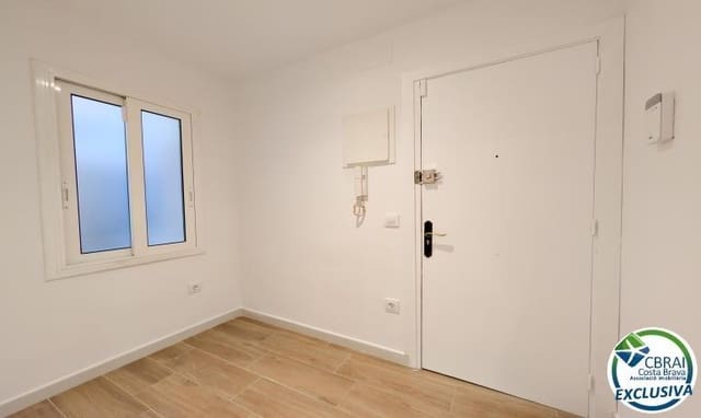 2 bedroom Apartment for sale in Portbou - € 139,000 (Ref: 10009091)