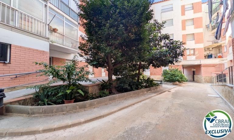 2 bedroom Apartment for sale in Portbou - € 139,000 (Ref: 10009091)
