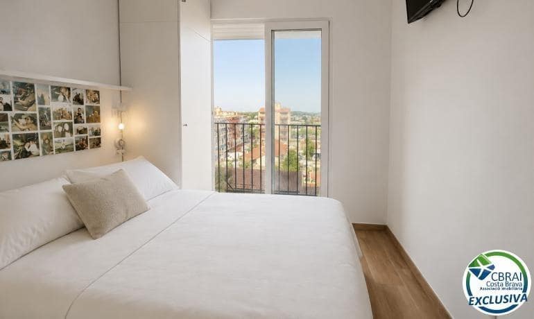 2 bedroom Apartment for sale in Empuriabrava - € 215,000 (Ref: 10015572)