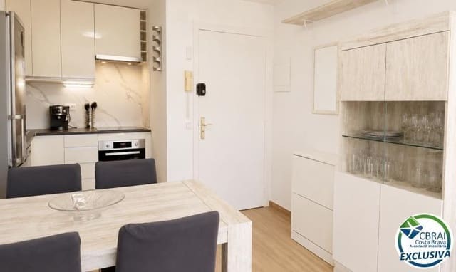 2 bedroom Apartment for sale in Empuriabrava, Castelló d'Empúries - € 215,000 (Ref: 10015572)