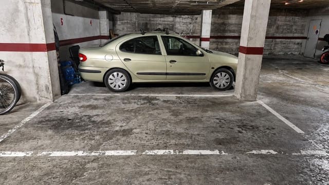 Autotalli myytävänä paikassa Roses - 39 500 € (Ref: 10027318)
