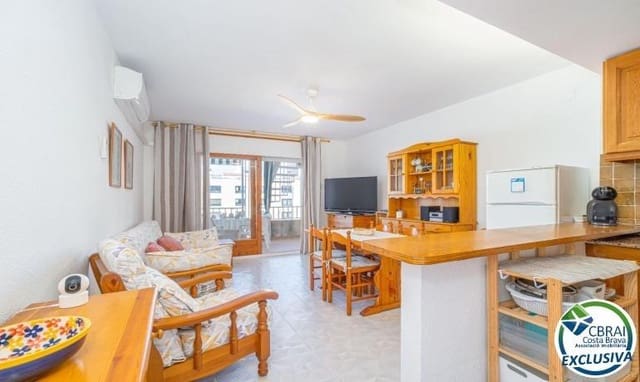 2 bedroom Apartment for sale in Empuriabrava, Castelló d'Empúries with garage - € 265,000 (Ref: 10035360)
