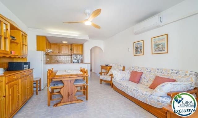 2 bedroom Apartment for sale in Empuriabrava, Castelló d'Empúries with garage - € 265,000 (Ref: 10035360)