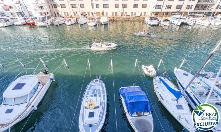 2 chambre Appartement à vendre à Empuriabrava avec garage - 265 000 € (Ref: 10035360)