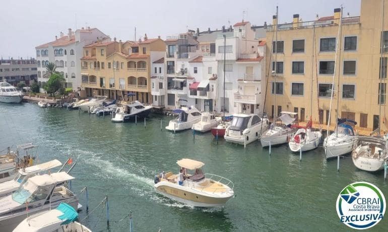 2 chambre Appartement à vendre à Empuriabrava avec garage - 265 000 € (Ref: 10035360)