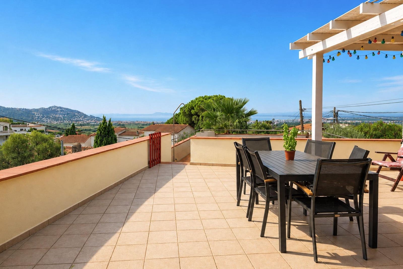 Apartamento de 4 habitaciones en Roses en venta con piscina garaje - 890.000 € (Ref: 10041106)