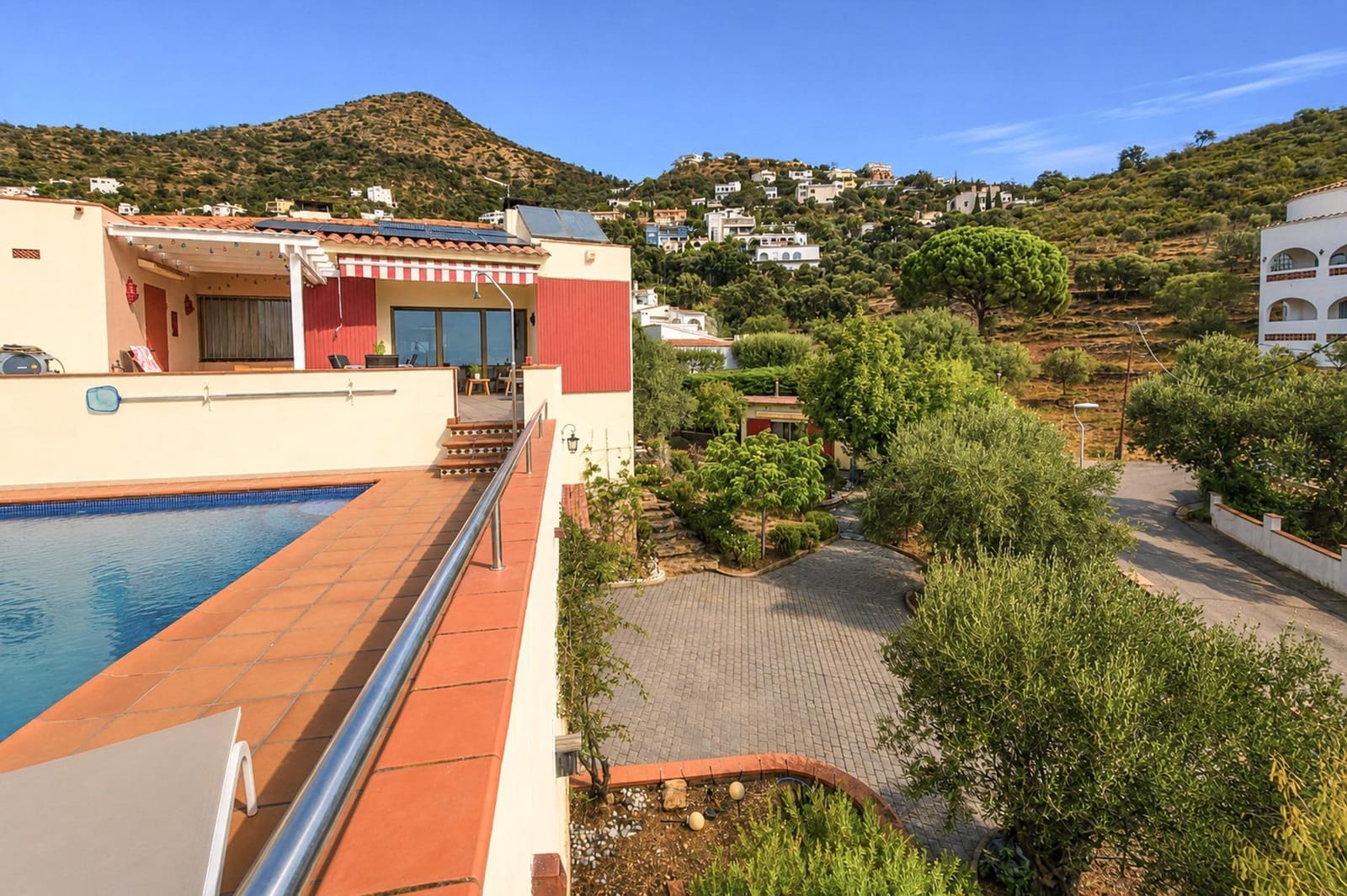 Apartamento de 4 habitaciones en Roses en venta con piscina garaje - 890.000 € (Ref: 10041106)