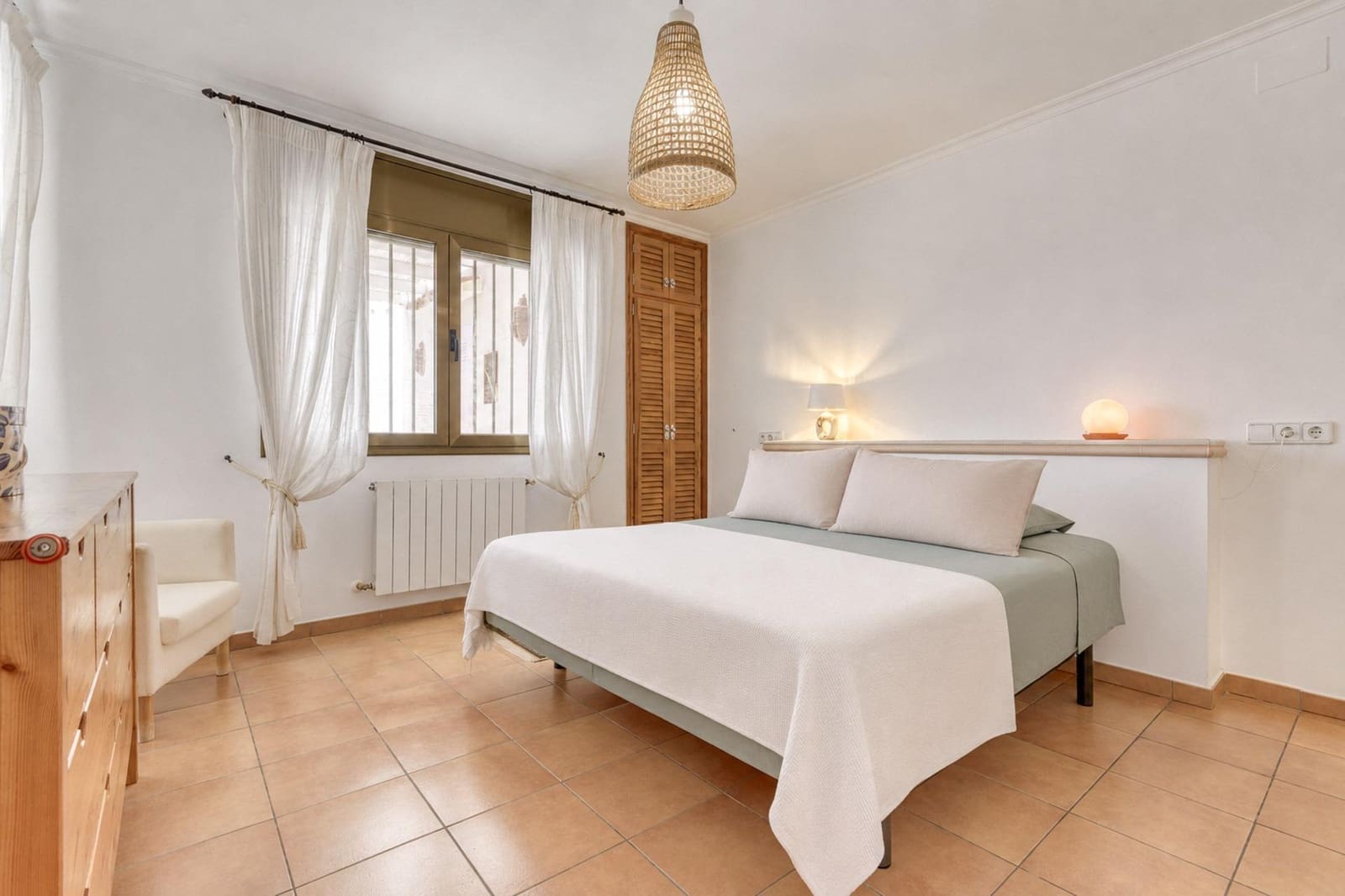 Apartamento de 4 habitaciones en Roses en venta con piscina garaje - 890.000 € (Ref: 10041106)