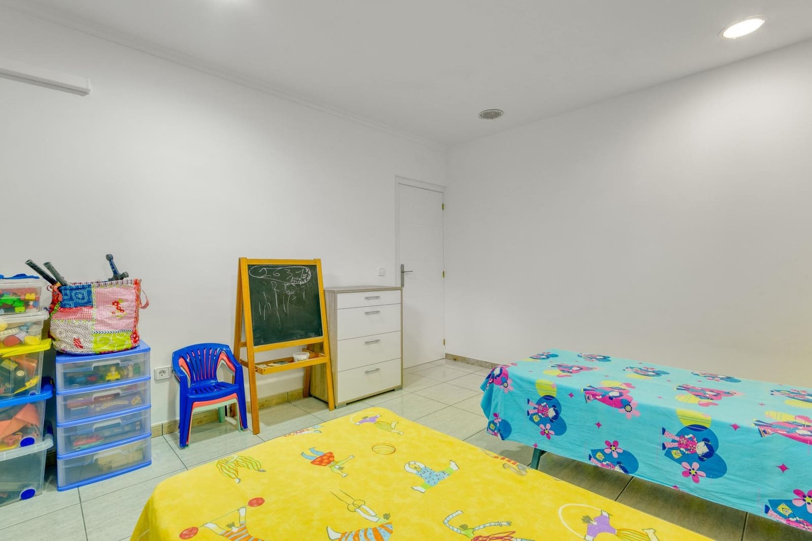 Apartamento de 4 habitaciones en Roses en venta con piscina garaje - 890.000 € (Ref: 10041106)