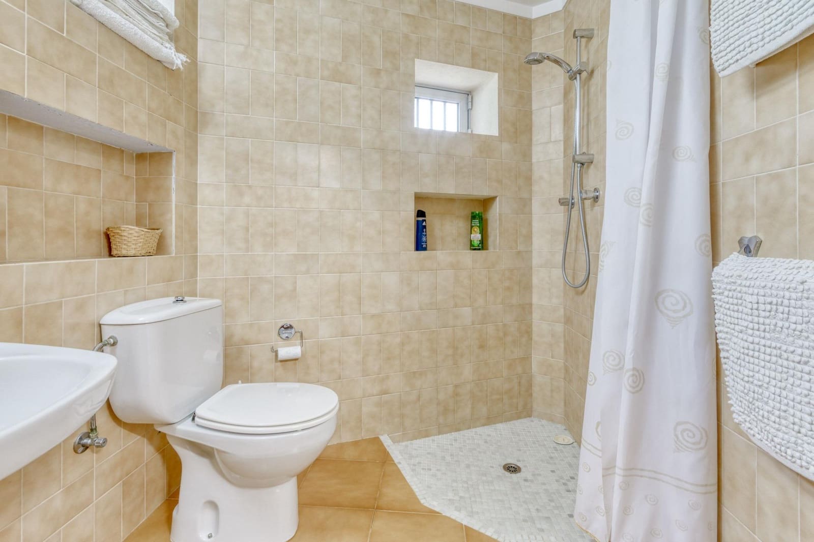 Apartamento de 4 habitaciones en Roses en venta con piscina garaje - 890.000 € (Ref: 10041106)