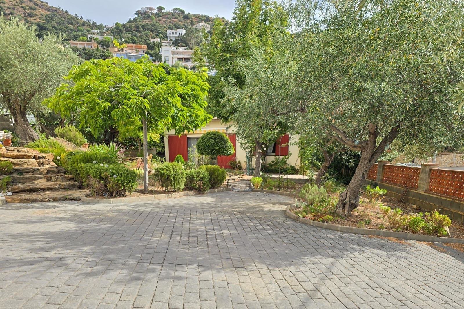 Apartamento de 4 habitaciones en Roses en venta con piscina garaje - 890.000 € (Ref: 10041106)