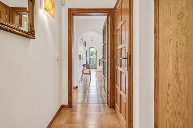 Apartamento de 4 habitaciones en Roses en venta con piscina garaje - 890.000 € (Ref: 10041106)