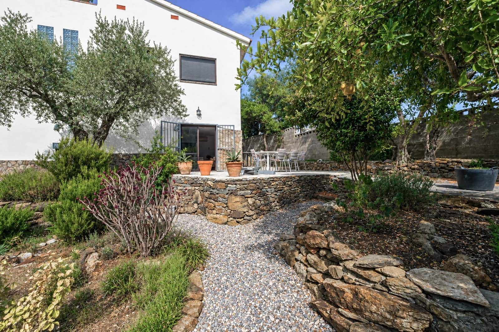 Apartamento de 4 habitaciones en Roses en venta con piscina garaje - 890.000 € (Ref: 10041106)