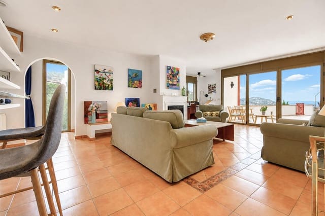 Apartamento de 4 habitaciones en Roses en venta con piscina garaje - 890.000 € (Ref: 10041106)