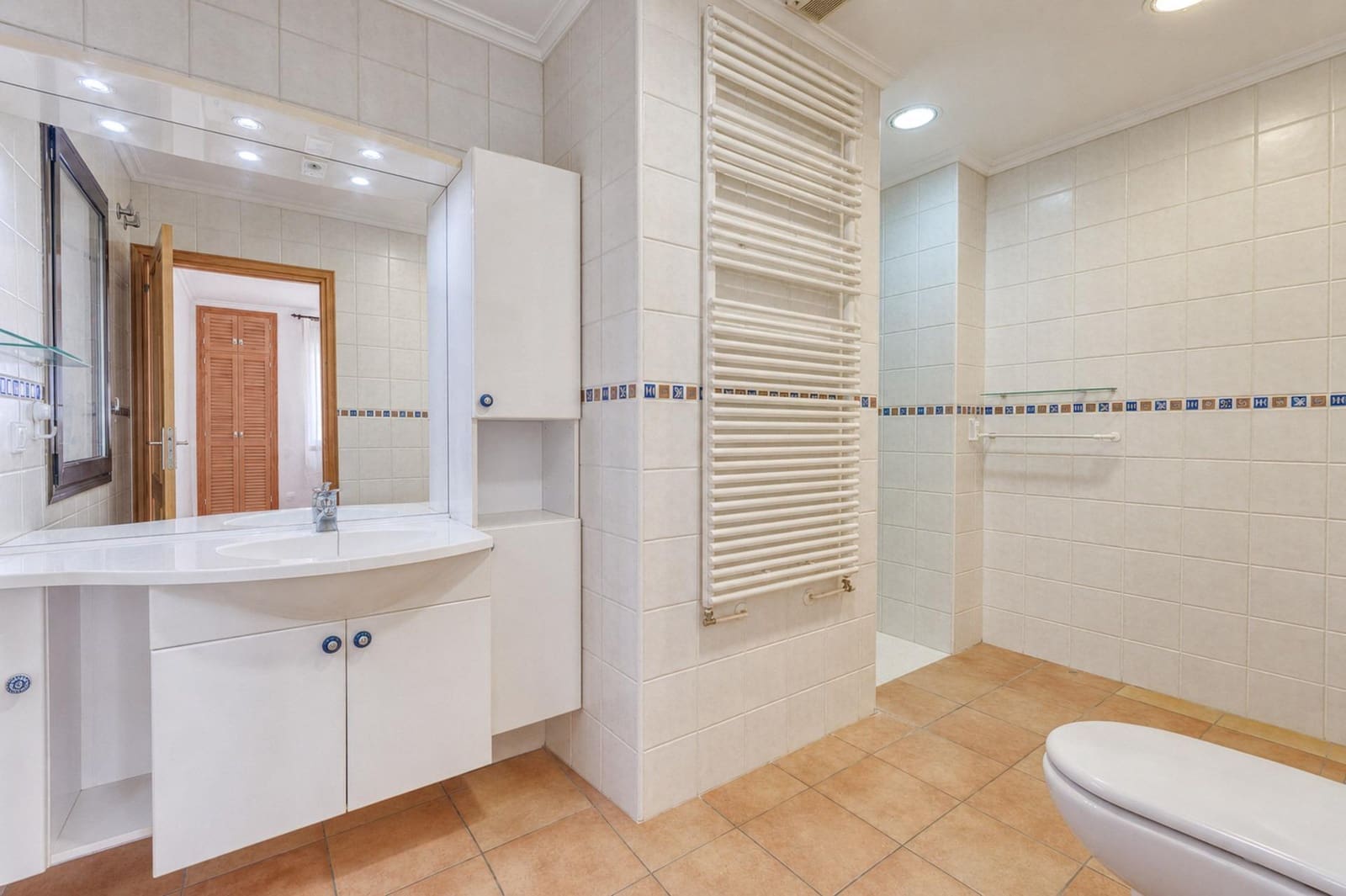 Apartamento de 4 habitaciones en Roses en venta con piscina garaje - 890.000 € (Ref: 10041106)