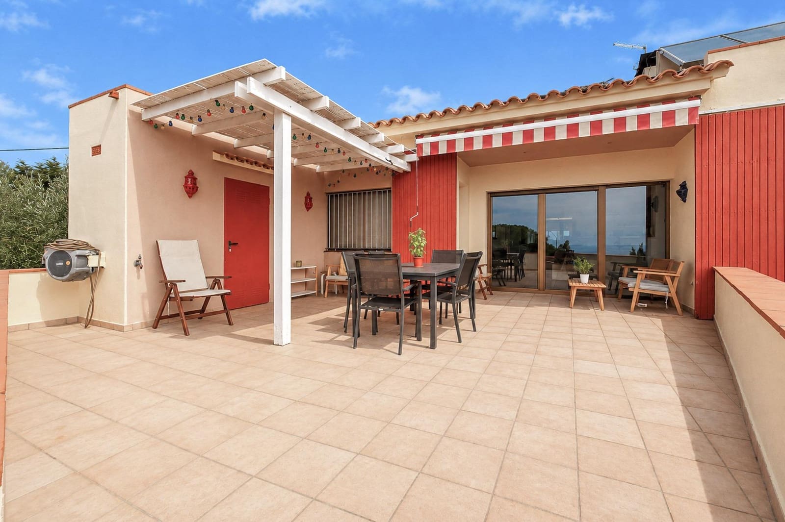 Apartamento de 4 habitaciones en Roses en venta con piscina garaje - 890.000 € (Ref: 10041106)