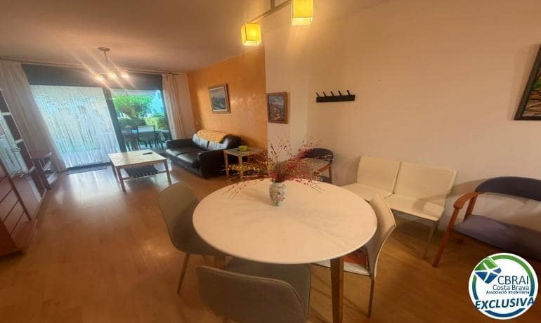 2 sovrum Lägenhet till salu i Roses med pool - 475 000 € (Ref: 10041107)