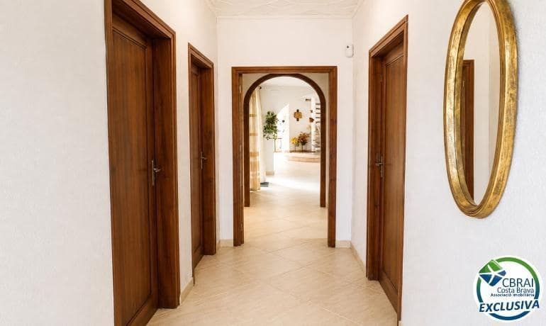 3 sovrum Villa till salu i Empuriabrava med garage - 795 000 € (Ref: 10041108)