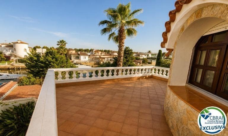 3 sovrum Villa till salu i Empuriabrava med garage - 795 000 € (Ref: 10041108)