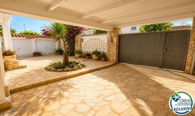 3 sovrum Villa till salu i Empuriabrava, Castelló d'Empúries med garage - 795 000 € (Ref: 10041108)