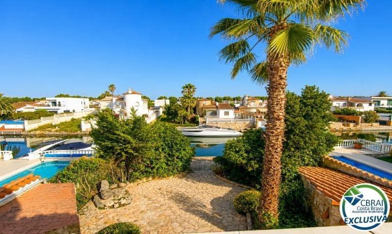 3 sovrum Villa till salu i Empuriabrava med garage - 795 000 € (Ref: 10041108)
