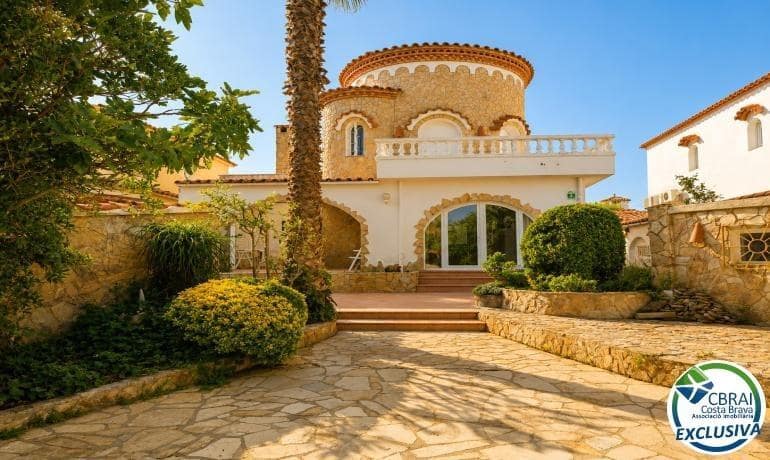 3 sovrum Villa till salu i Empuriabrava med garage - 795 000 € (Ref: 10041108)