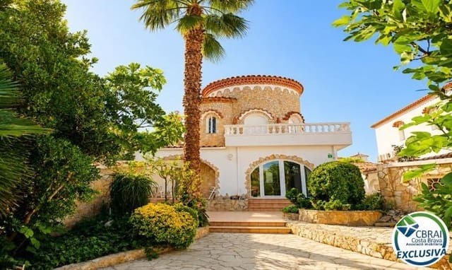 3 sovrum Villa till salu i Empuriabrava, Castelló d'Empúries med garage - 795 000 € (Ref: 10041108)
