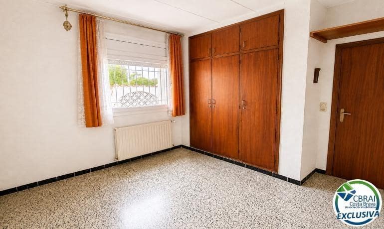3 sovrum Villa till salu i Empuriabrava med garage - 795 000 € (Ref: 10041108)