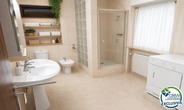 3 sovrum Villa till salu i Empuriabrava med garage - 795 000 € (Ref: 10041108)